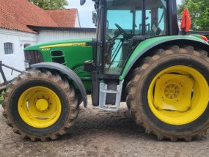 John Deere 6330