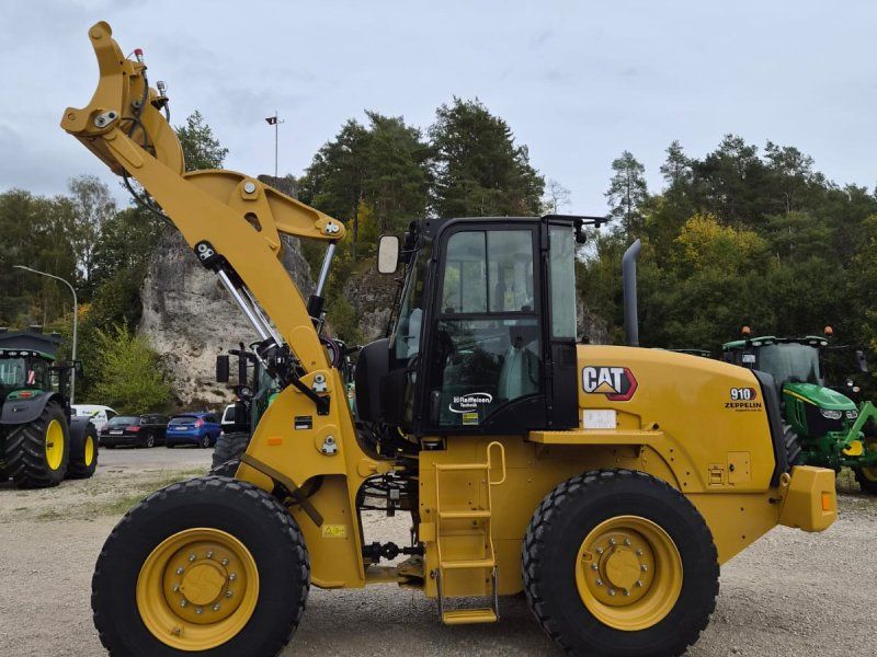 Cat 910 High Lift