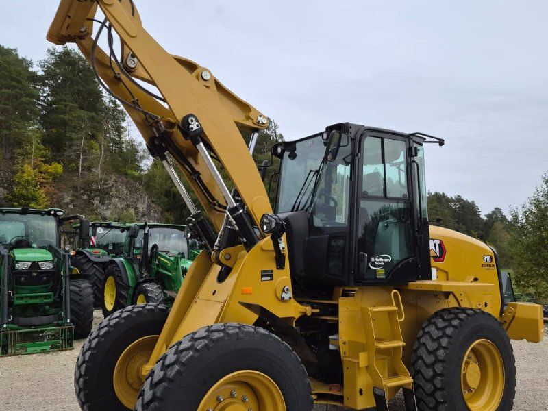 Cat 910 High Lift
