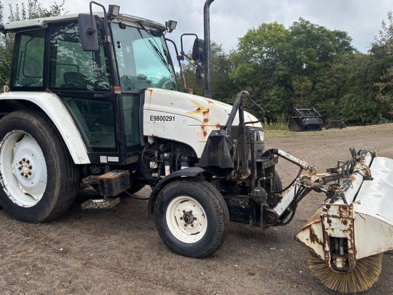New Holland 4635