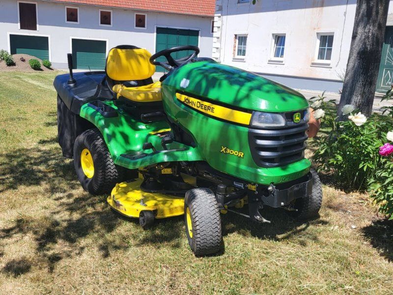 John Deere X 300 R
