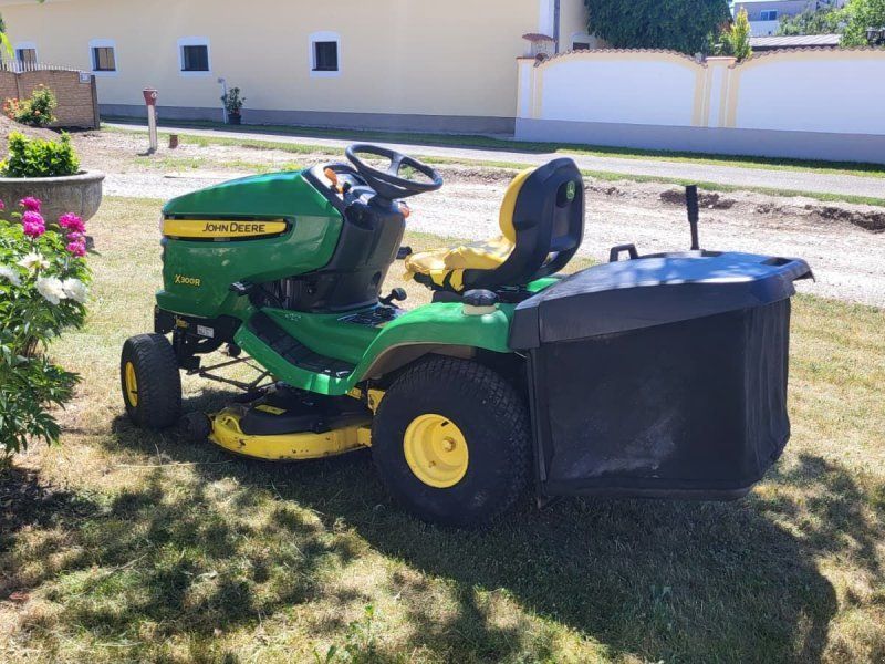 John Deere X 300 R