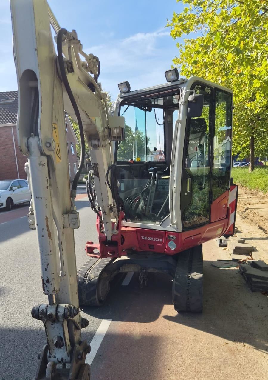 Takeuchi TB230, minigraver