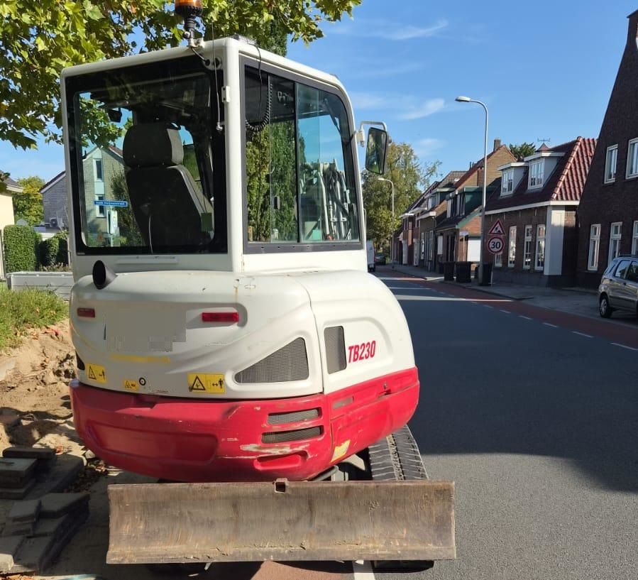 Takeuchi TB230, minigraver