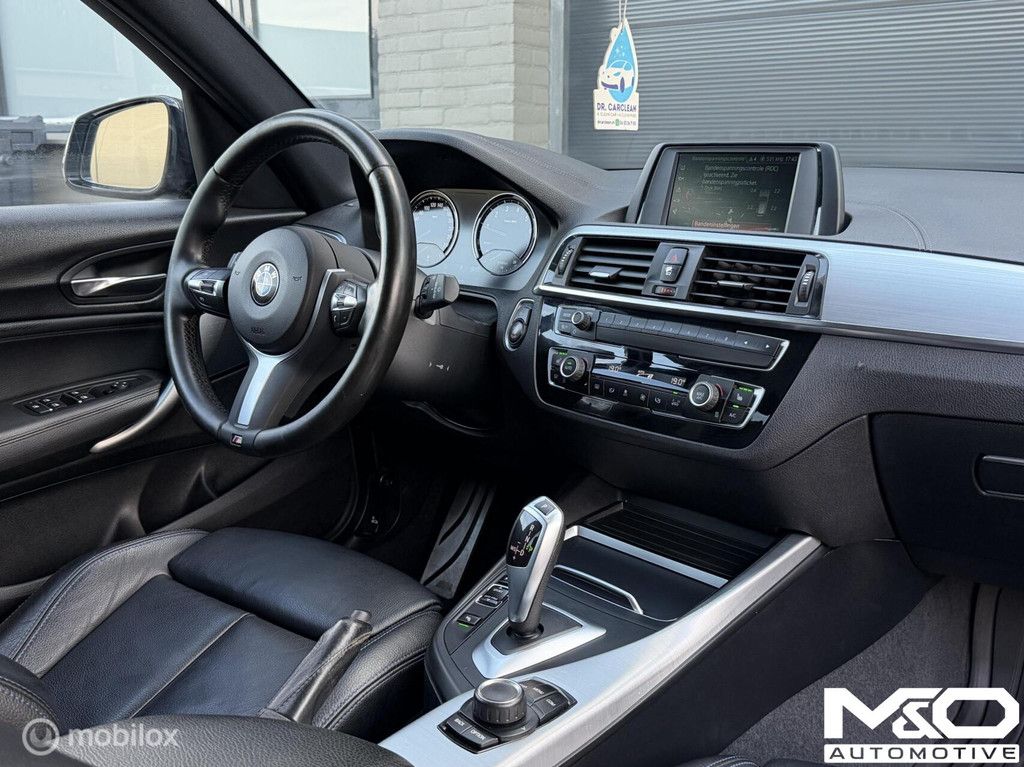BMW 1-serie 118i | High Executive | M Sport Shadow | STOELVW