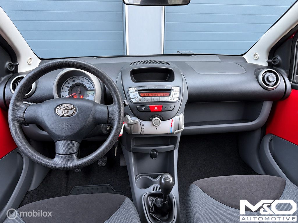 Toyota Aygo 1.0-12V | PDC | E-RAMEN | APK