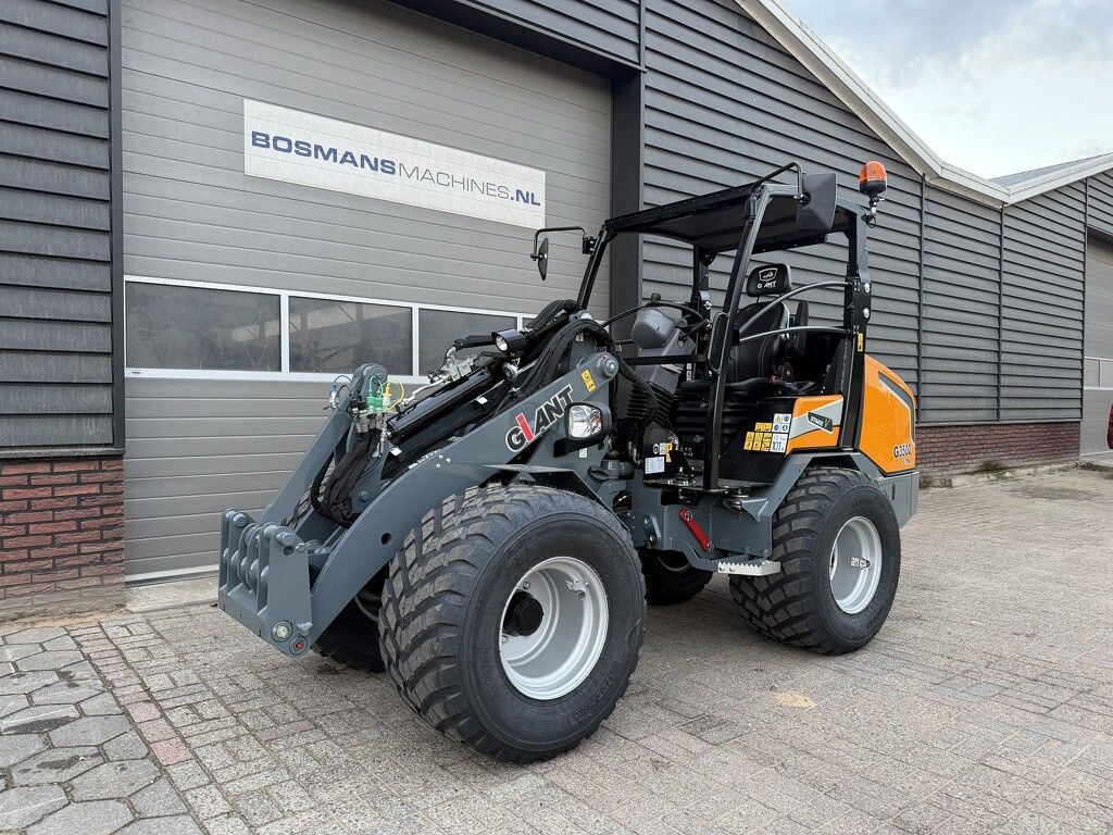 Giant G3500 X-TRA shovel NIEUW