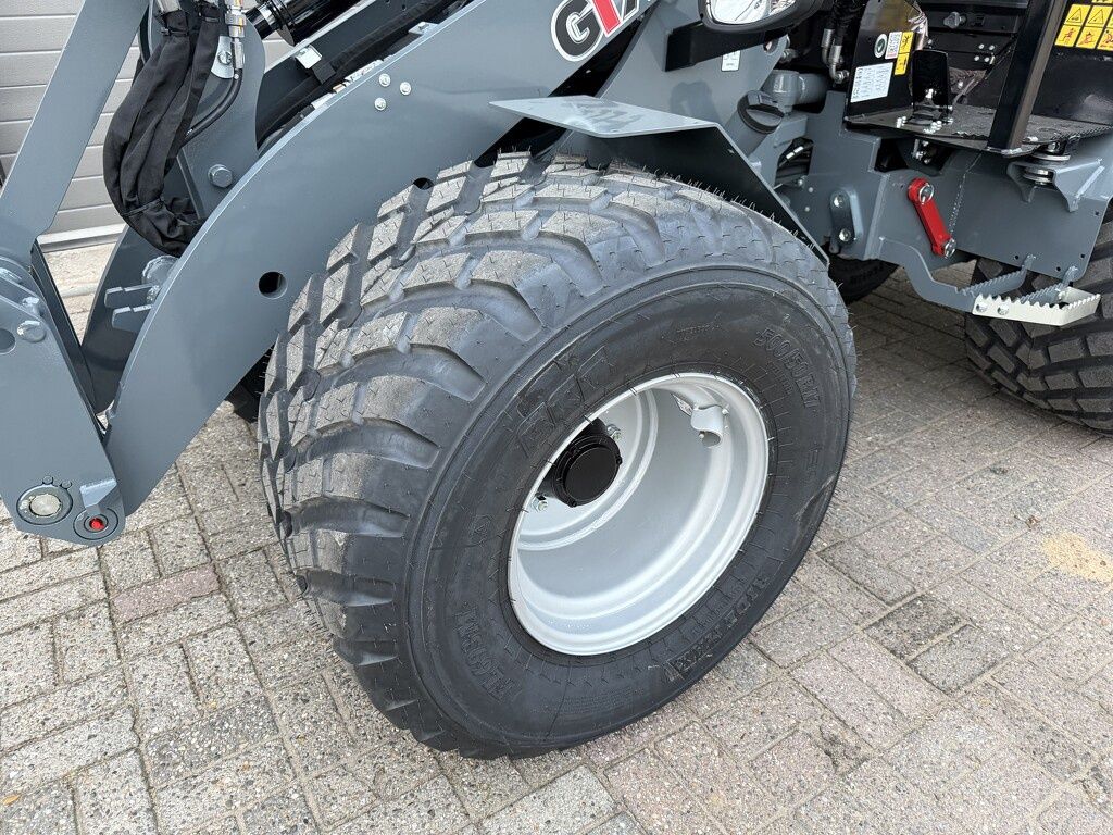 Giant G3500 X-TRA shovel NIEUW