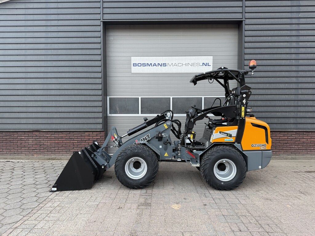 Giant G2500 X-TRA HD shovel NIEUW met PRO-INCHING