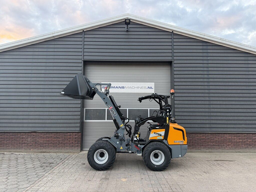 Giant G2500 X-TRA HD shovel NIEUW met PRO-INCHING