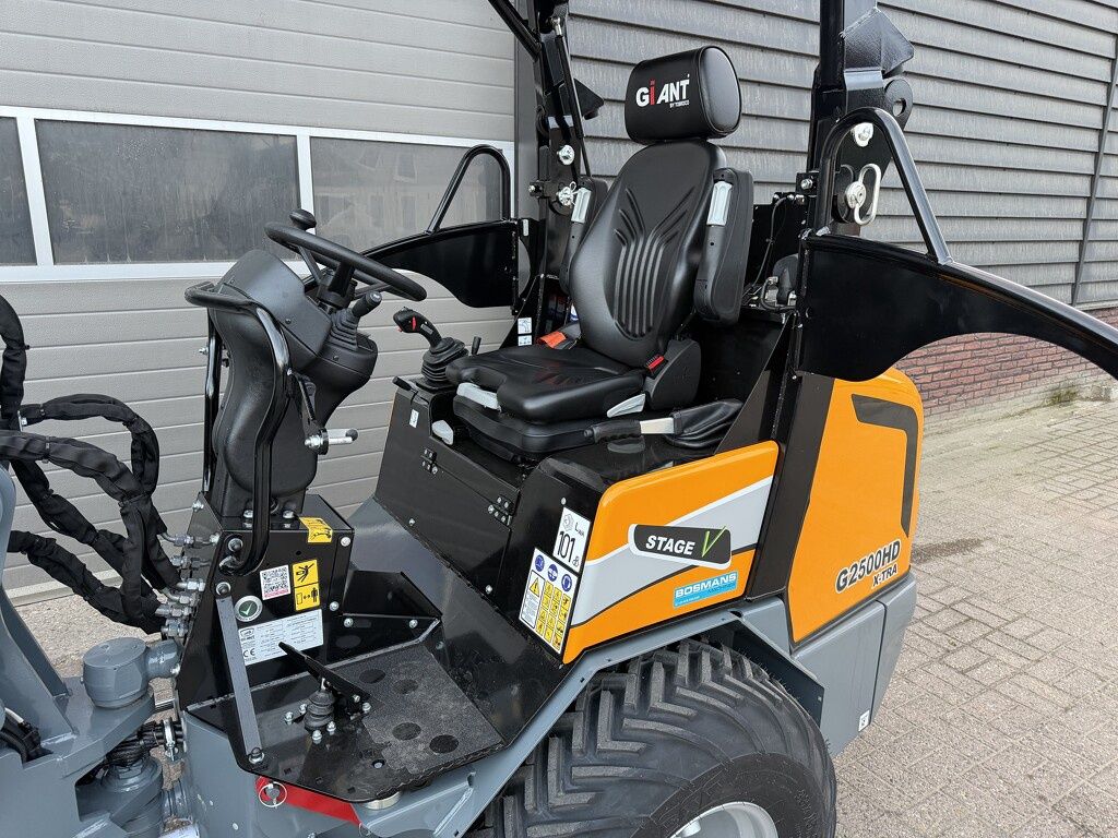Giant G2500 X-TRA HD shovel NIEUW met PRO-INCHING