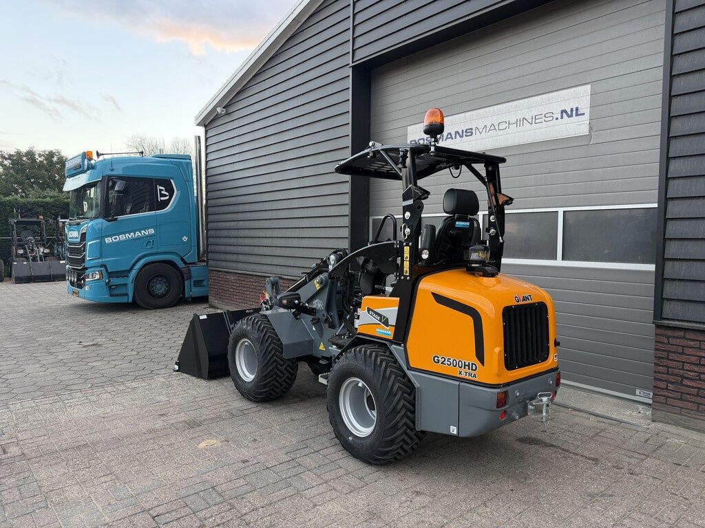 Giant G2500 X-TRA HD shovel NIEUW met PRO-INCHING