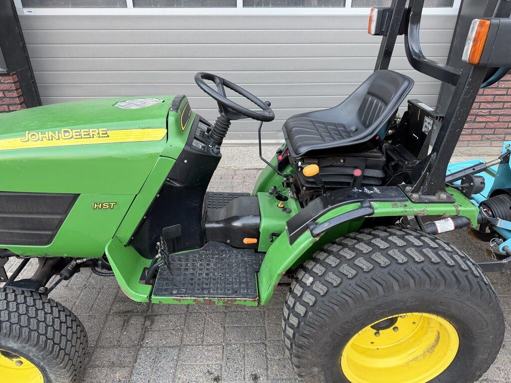 John Deere 4110 Compacttrekker (4WD / HST)