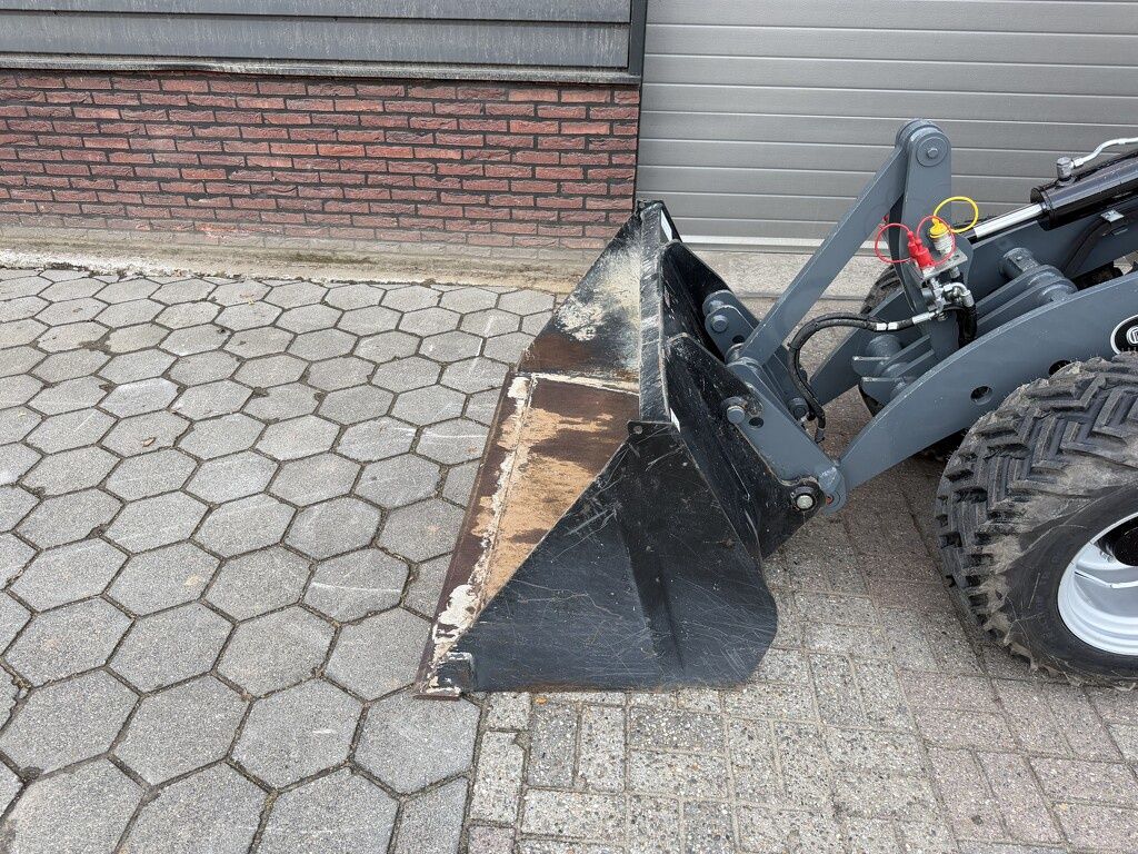Giant G2300 X-TRA HD minishovel 2026 56 uur