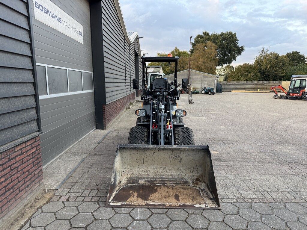 Giant G2300 X-TRA HD minishovel 2026 56 uur