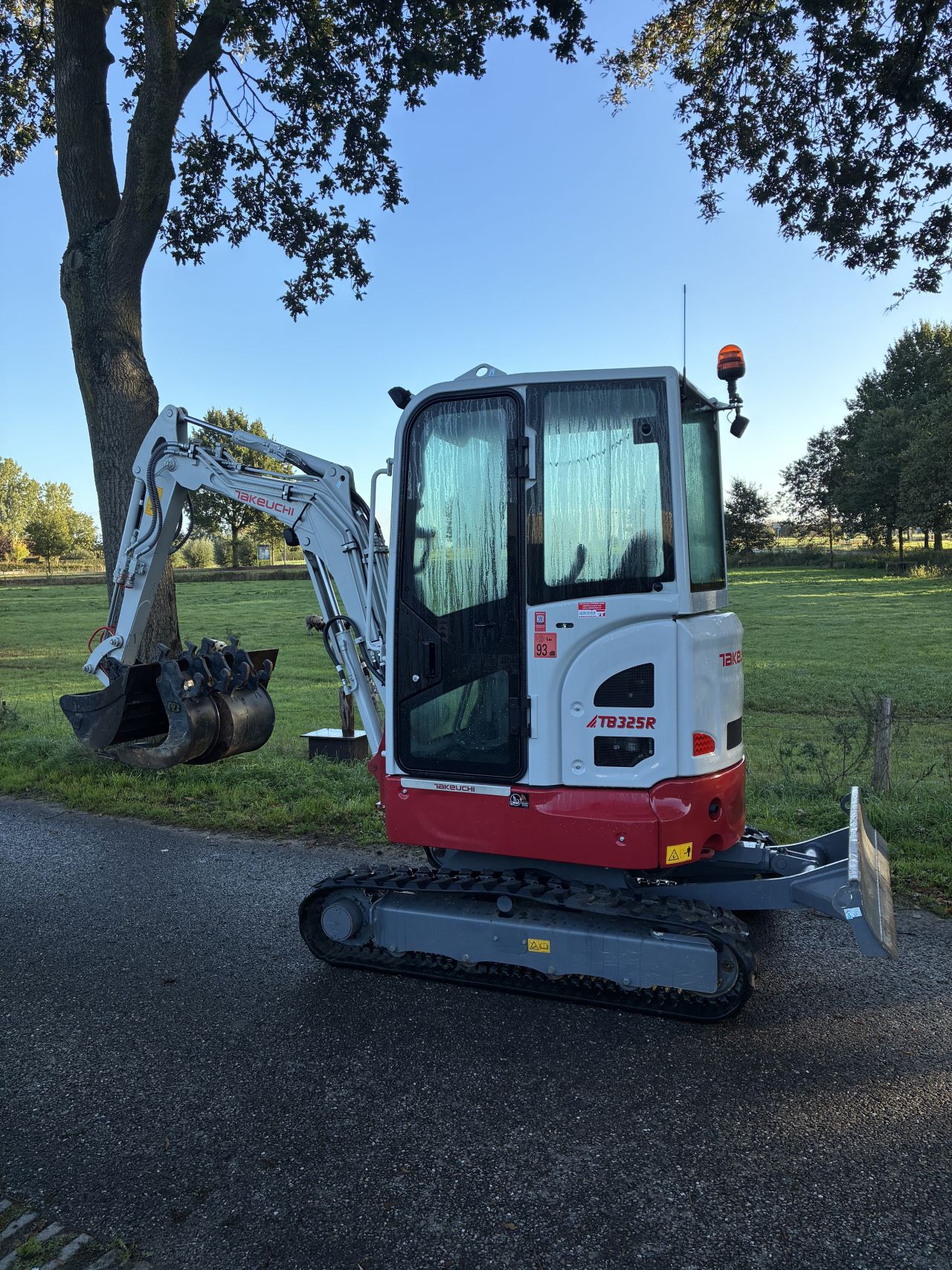 Takeuchi TB325R BJ25