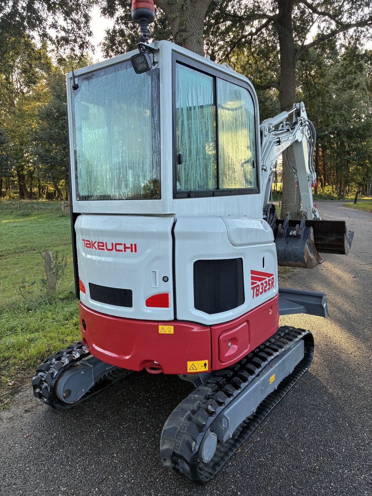 Takeuchi TB325R BJ25