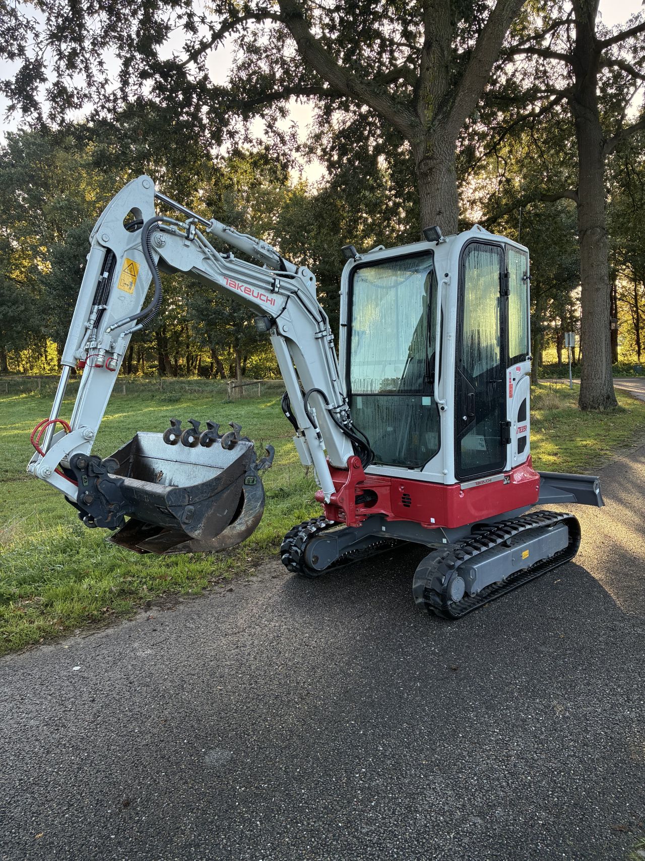 Takeuchi TB325R BJ25