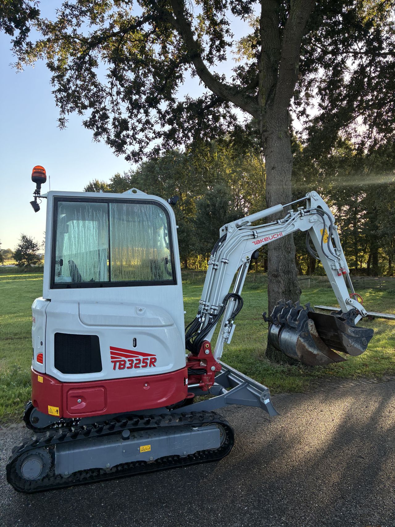 Takeuchi TB325R BJ25