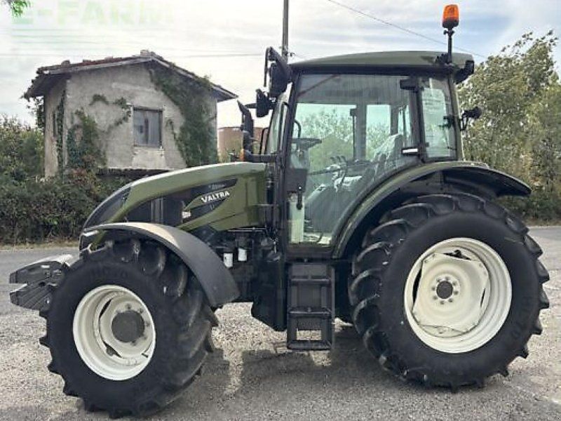 Valtra a105