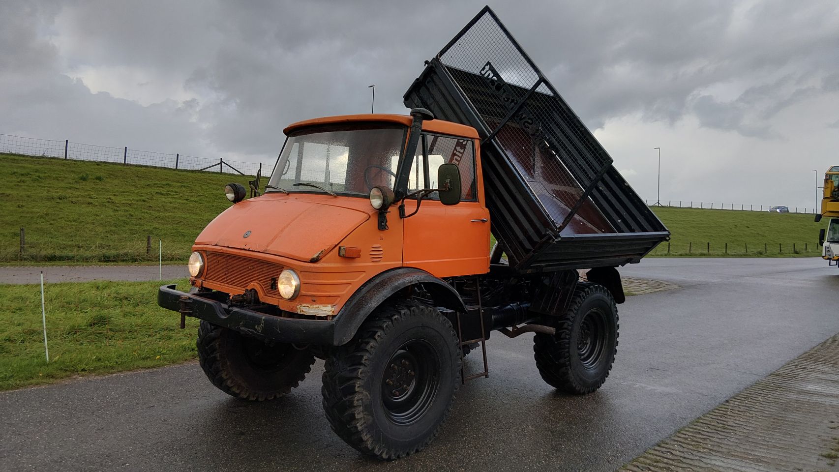 Unimog 406 met kenteken 4X4 mmbs landbouw uitvoering