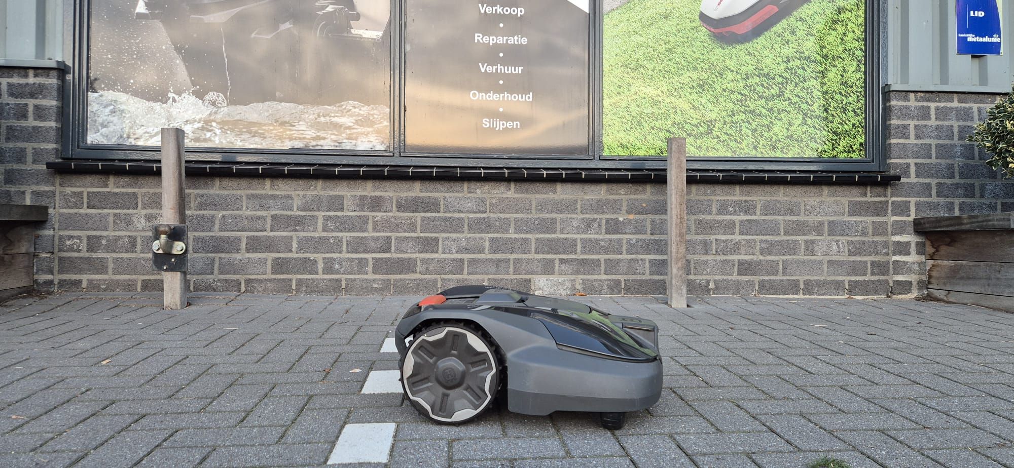 Husqvarna 308V 800m² robotmaaier incl. ingebouwde 4g-module!