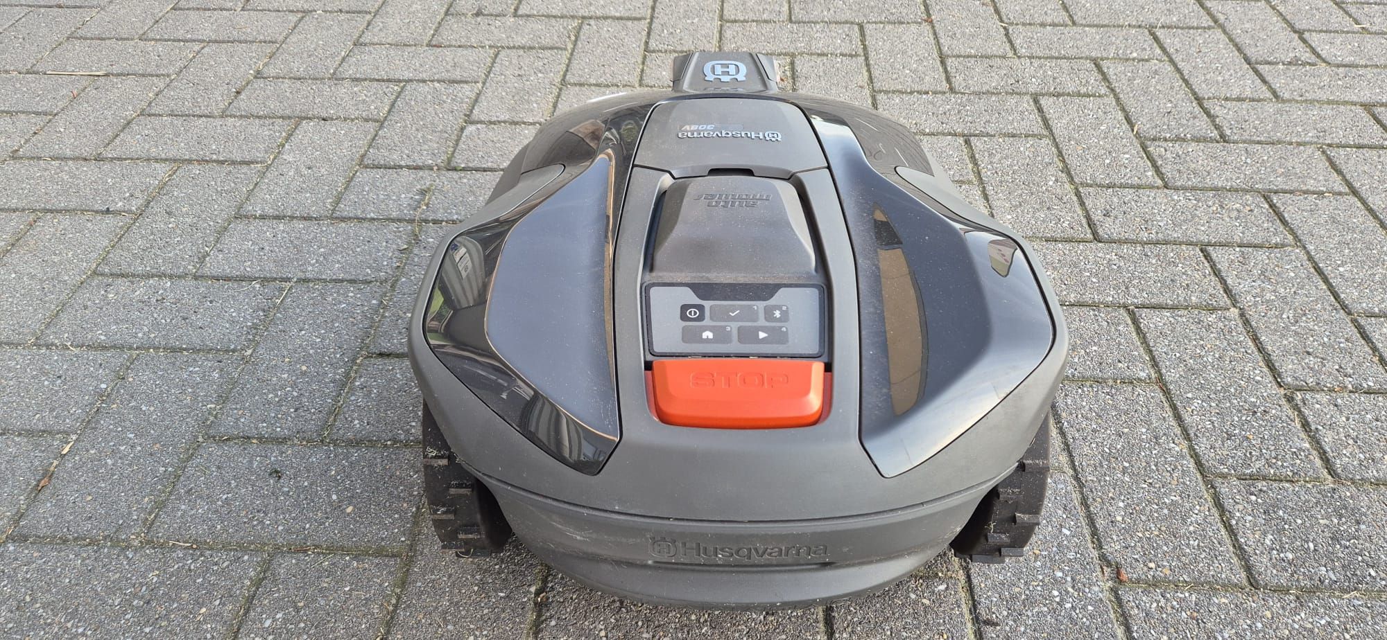 Husqvarna 308V 800m² robotmaaier incl. ingebouwde 4g-module!