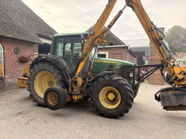 John deere 6230