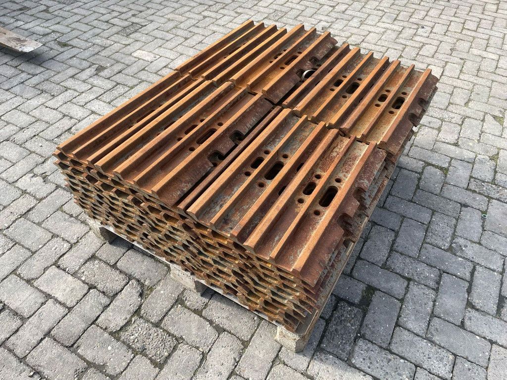 Volvo SHOES | TRACK PLATES | 60 CM | FAHRWERK