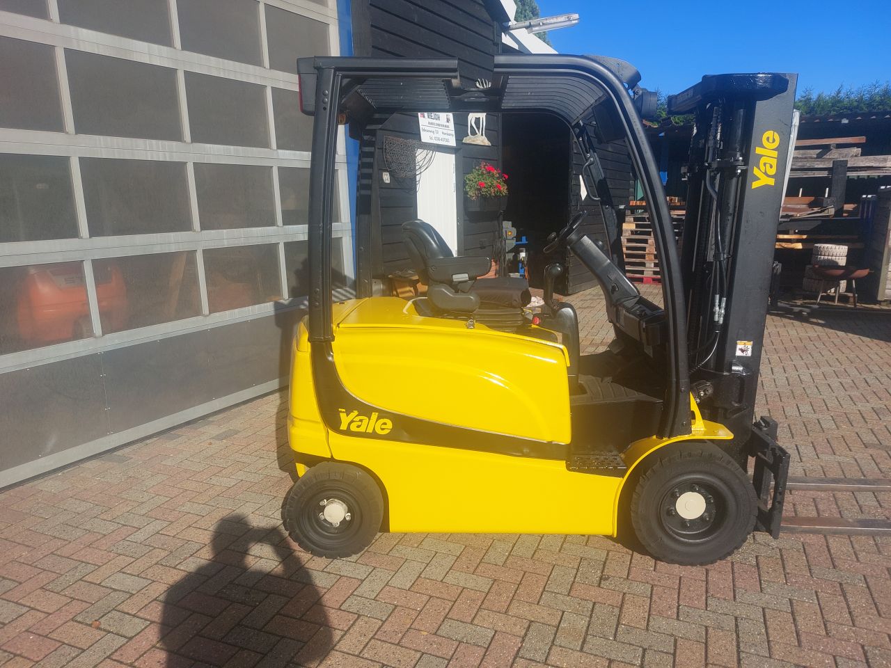 Yale ERP25 triplex sideshift 2013