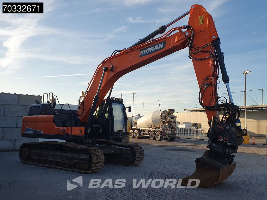 Doosan DX300 LC-5 GPS - Tiltrotator