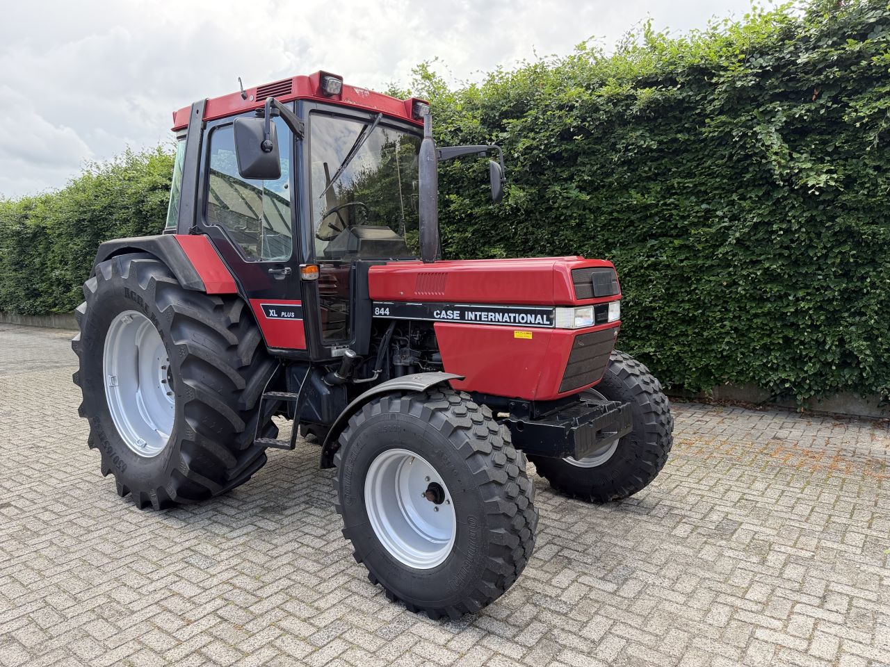 Case 844 plus met maar 5500 uur !