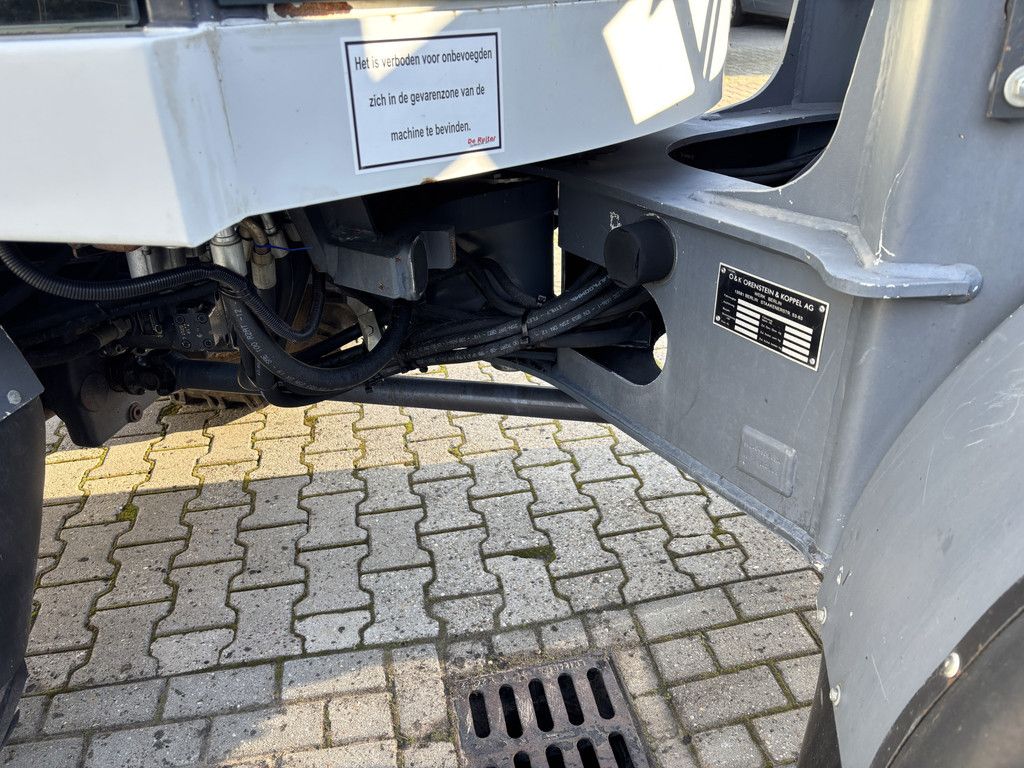 O&K L5.5 Shovel met Bak en Palletbord.