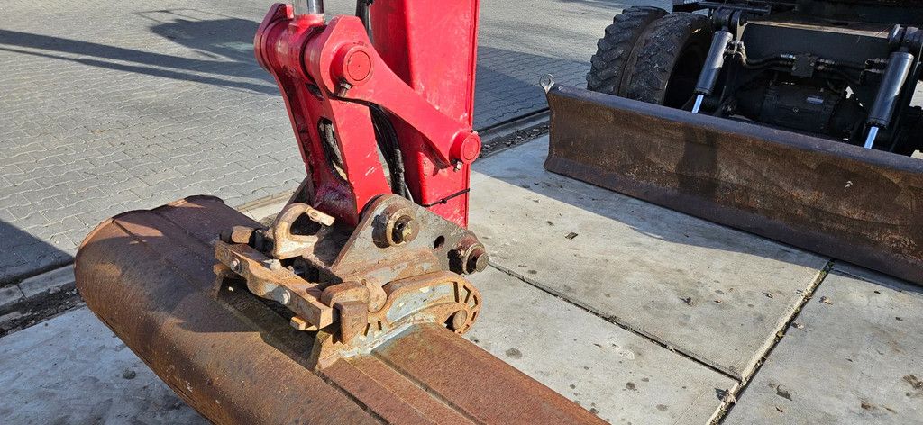 Takeuchi TB175 W