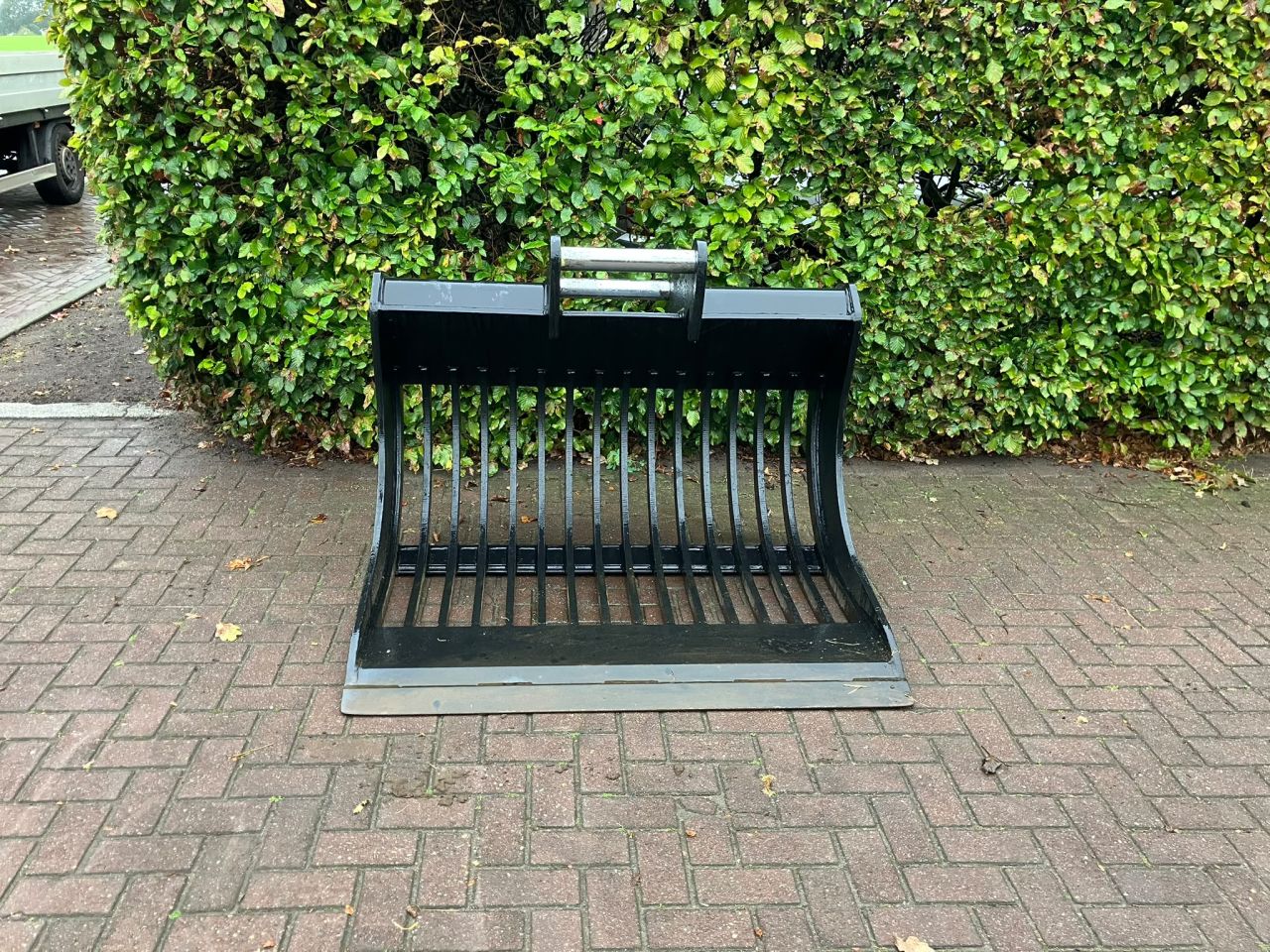 Nette Pladdet puinbak S60 aansluiting Z.g.a.n. Inhoud 745L