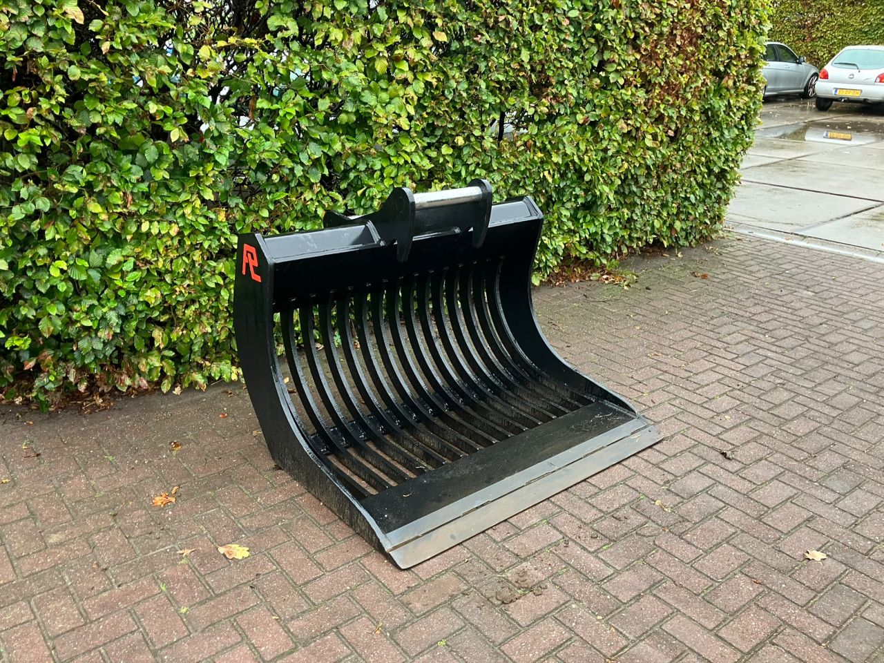 Nette Pladdet puinbak S60 aansluiting Z.g.a.n. Inhoud 745L