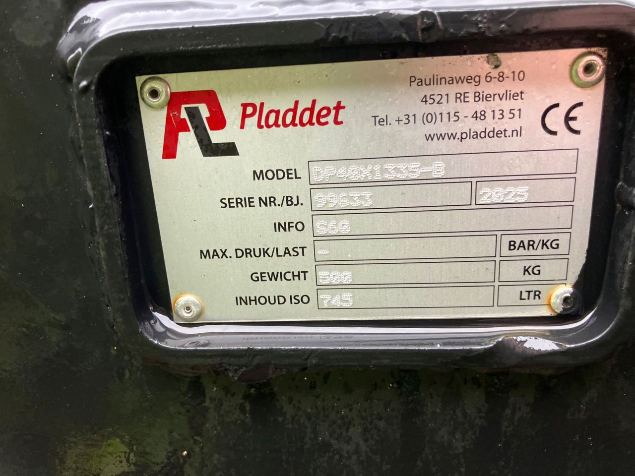 Nette Pladdet puinbak S60 aansluiting Z.g.a.n. Inhoud 745L