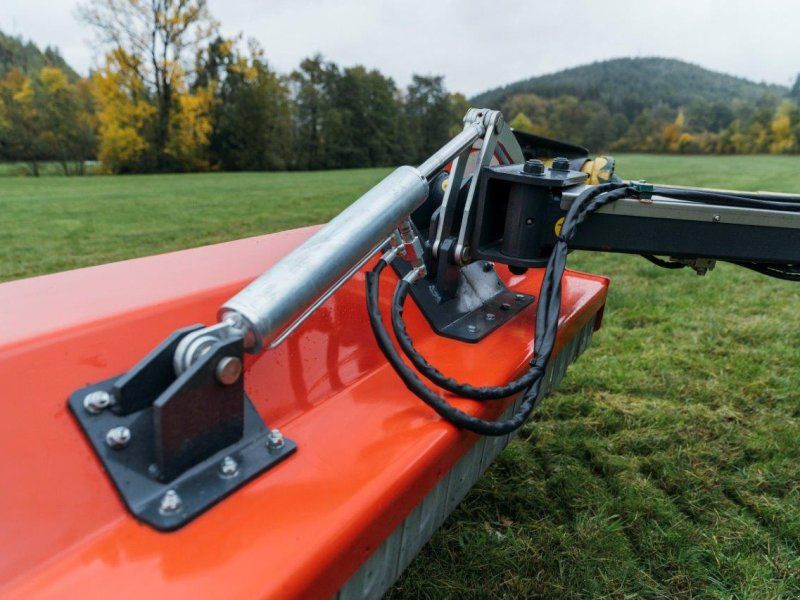 DRAGONE ROAD V200 Seiten /Böschungs für Traktor-