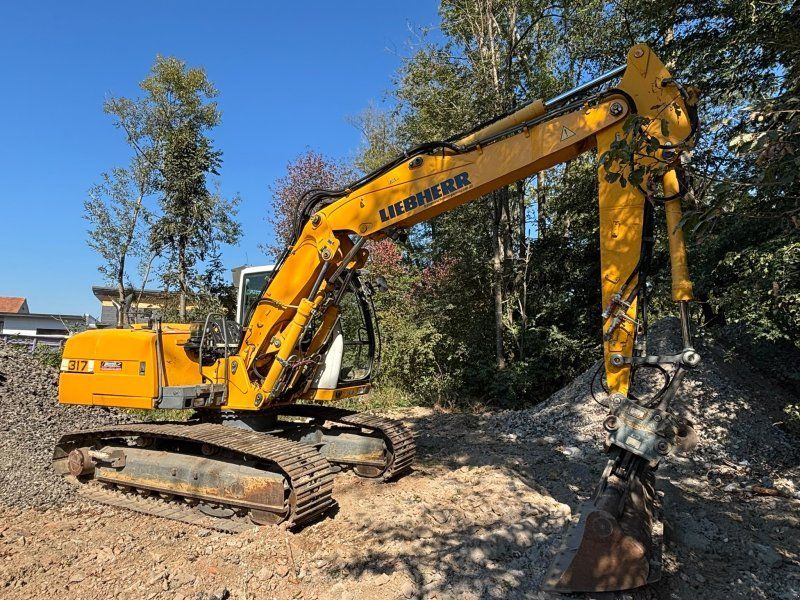 Liebherr R 317