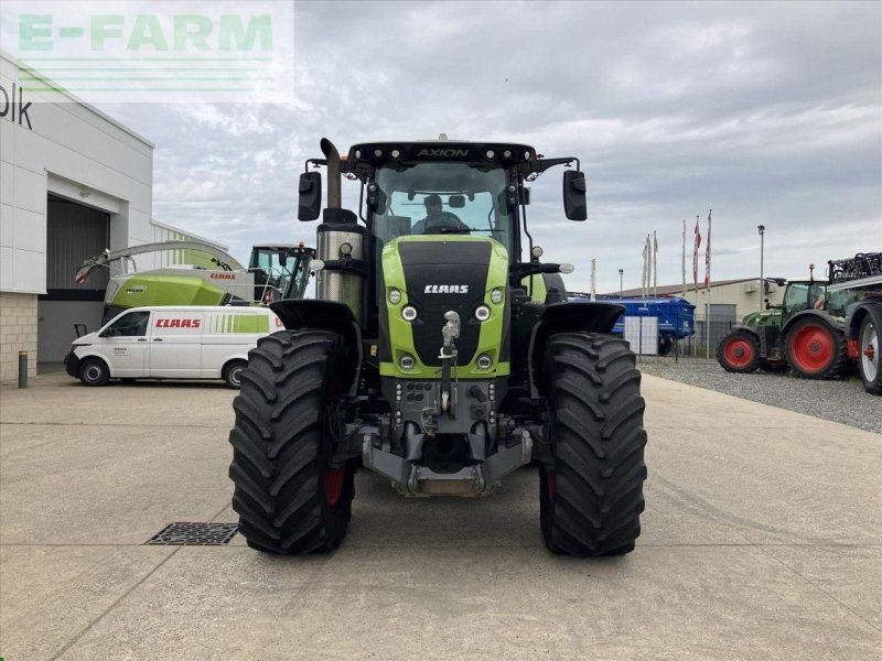 Claas AXION 930