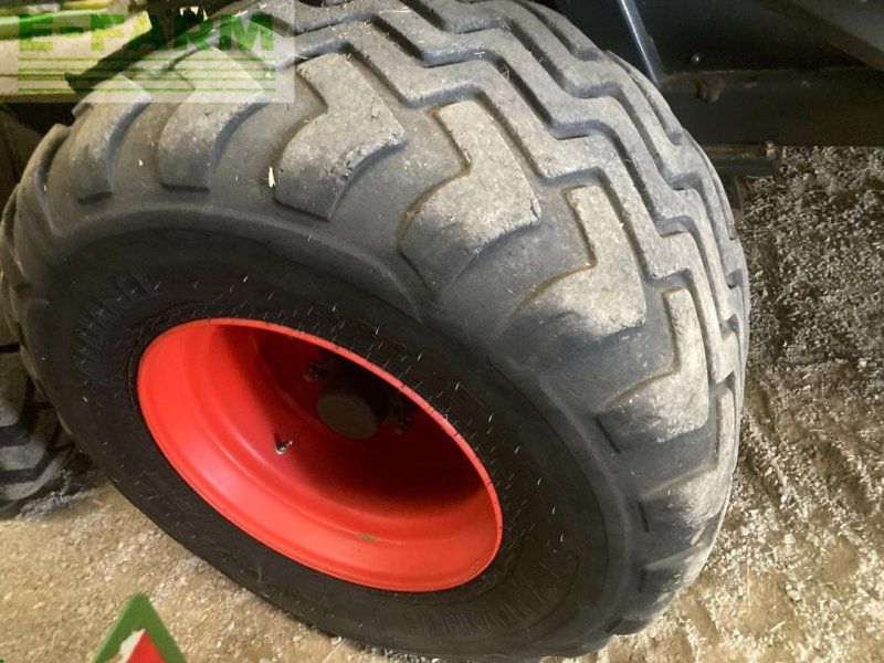 Claas quadrant 5300 rf tandem