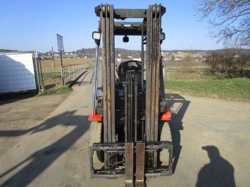 Toyota 2,5 Ton. Tripl-Freihub 4,7m Seitenschieber
