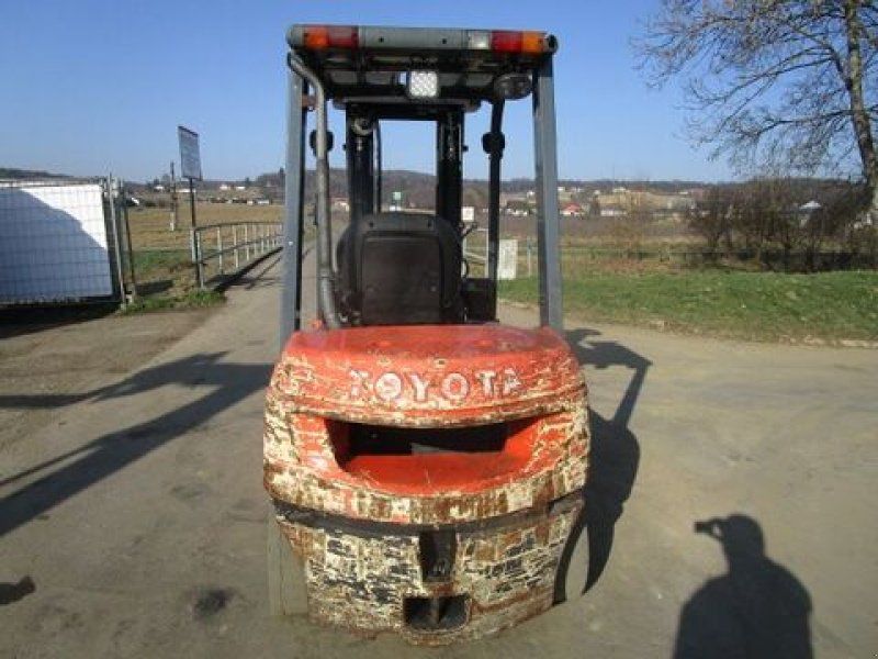 Toyota 2,5 Ton. Tripl-Freihub 4,7m Seitenschieber