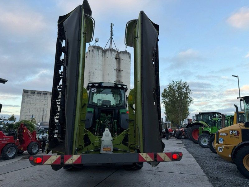 Claas Disco 9200 C CONTOUR mit Disco 3100 FC