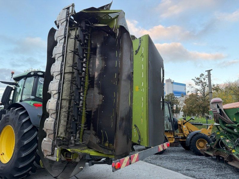 Claas Disco 9200 C CONTOUR mit Disco 3100 FC
