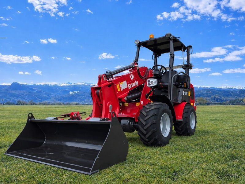 Grizzly 810 Tele Hoflader 4WD Kubota offene Kabine kla