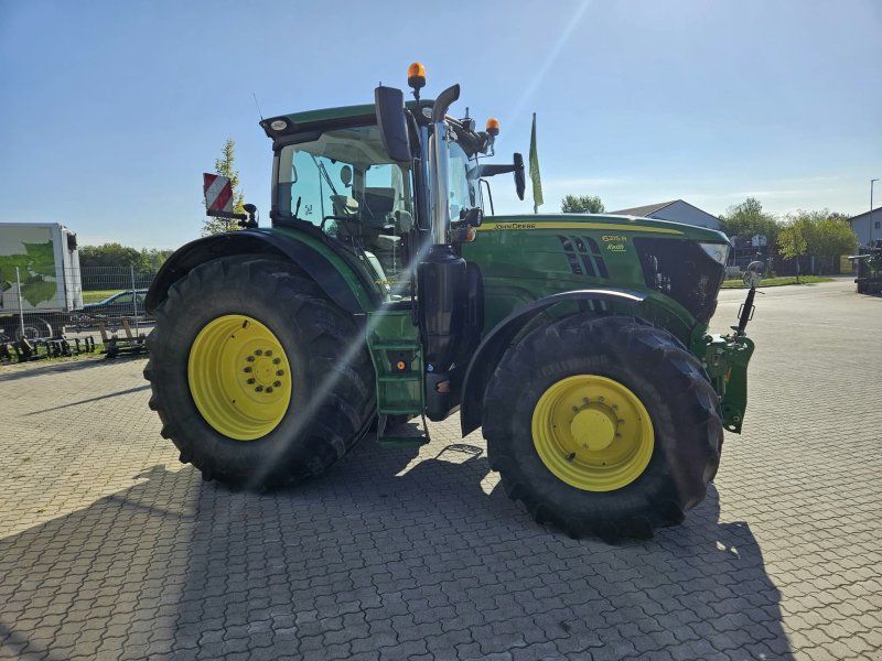 John Deere 6215R