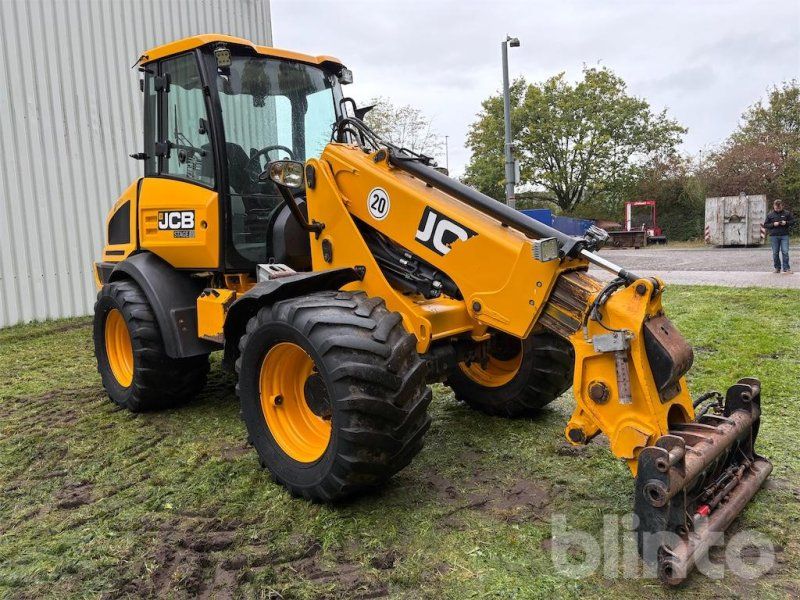 JCB TM 220