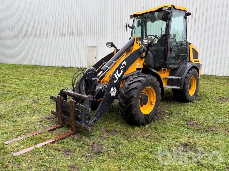 JCB 409