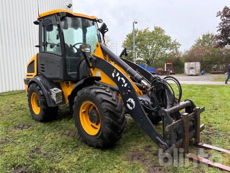 JCB 409